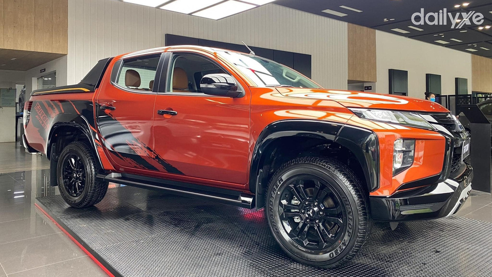 Phòng trưng bày xe của showroom Mitsubishi Kim Liên