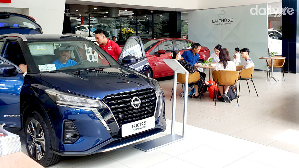 Showroom Nissan Phạm Văn Đồng
