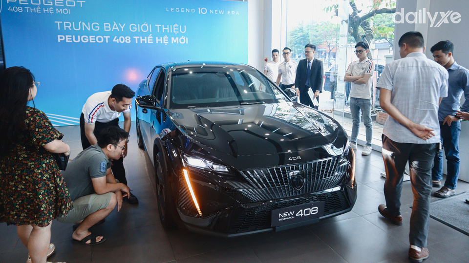 Showroom Peugeot Giải Phóng