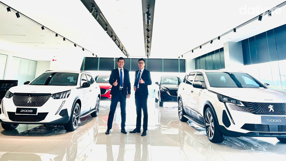 Phòng trưng bày xe của showroom Peugeot Phú Yên