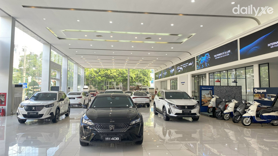 Phòng trưng bày xe của showroom Peugeot Thái Nguyên