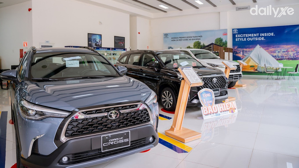 Phòng trưng bày xe của đại lý Toyota Đắk Lắk