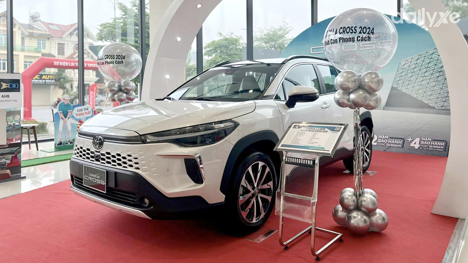 Phòng trưng bày xe của showroom Toyota Phú Thọ