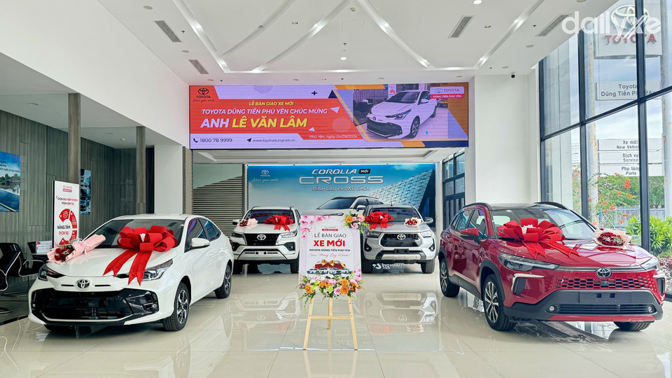 Phòng trưng bày xe của showroom Toyota Phú Yên