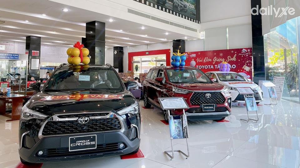 Phòng trưng bày xe tại showroom Toyota Tân Tạo