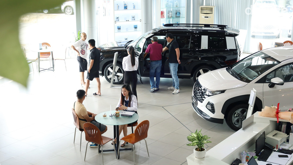 Showroom Hyundai Phạm Hùng
