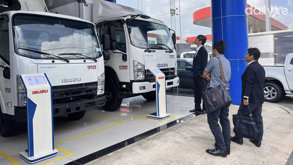 Showroom Isuzu Vân Nam