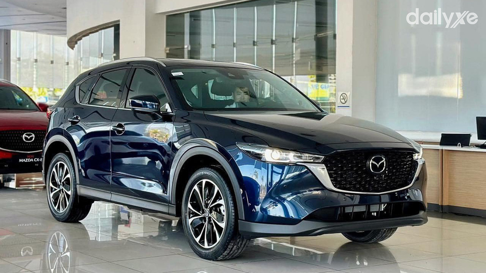 Phòng trưng bày tại đại lý Mazda Đắk Lắk