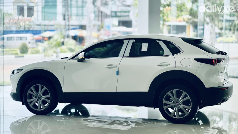 Phòng trưng bày xe tại showroom Mazda Gia Lai