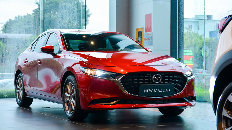 Phòng trưng bày xe của đại lý Mazda Nha Trang