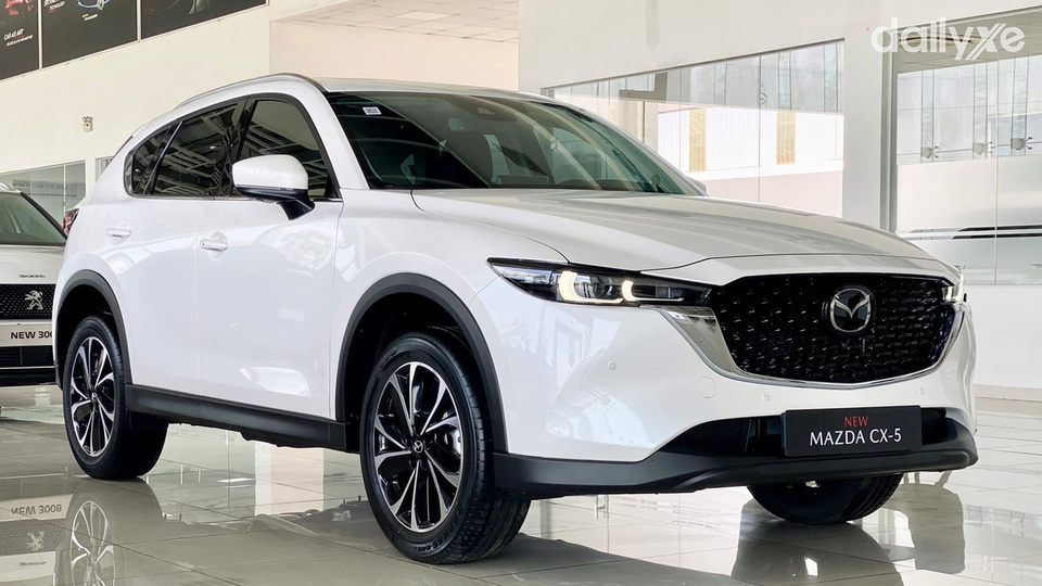 Khu vực trưng bày tại đại lý Mazda Vũng Tàu