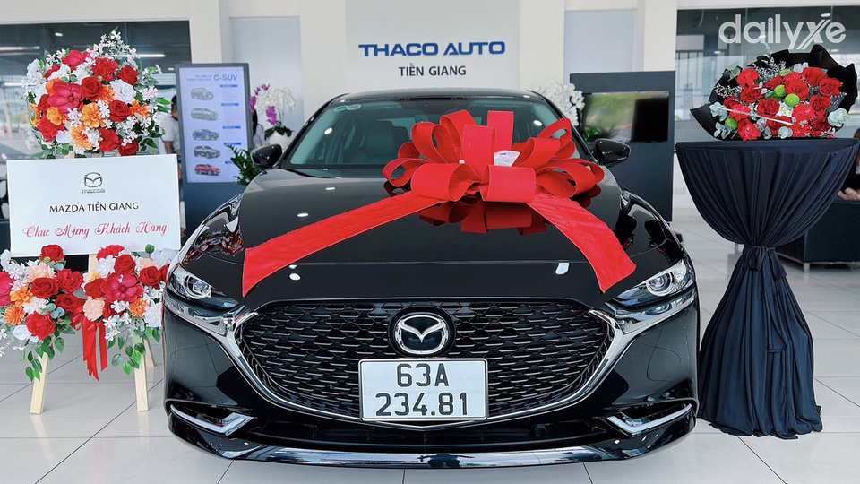 Phòng trưng bày xe tại showroom Mazda Tiền Giang