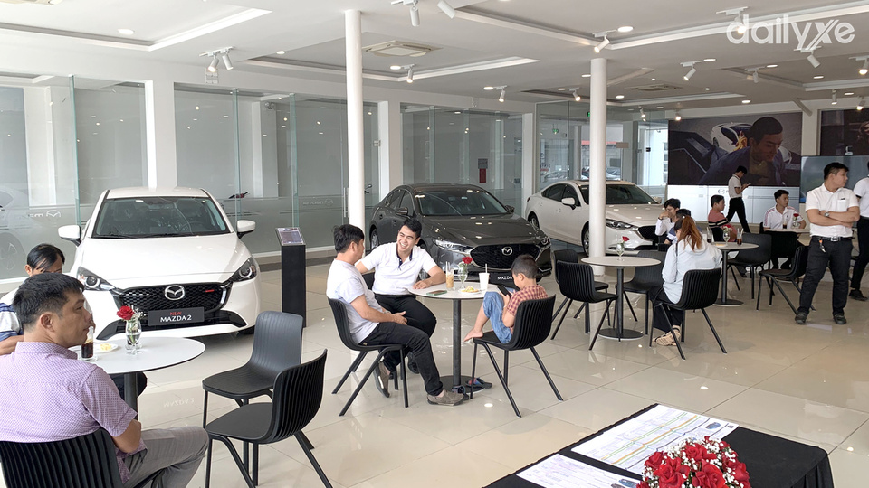 Showroom Mazda Trà Vinh