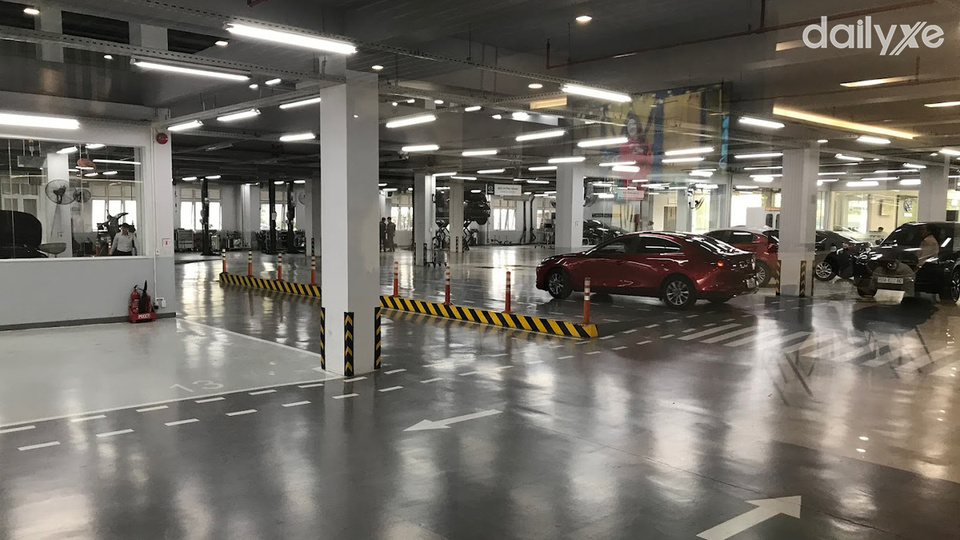Khu vực bảo dưỡng xe của Mazda Biên Hòa
