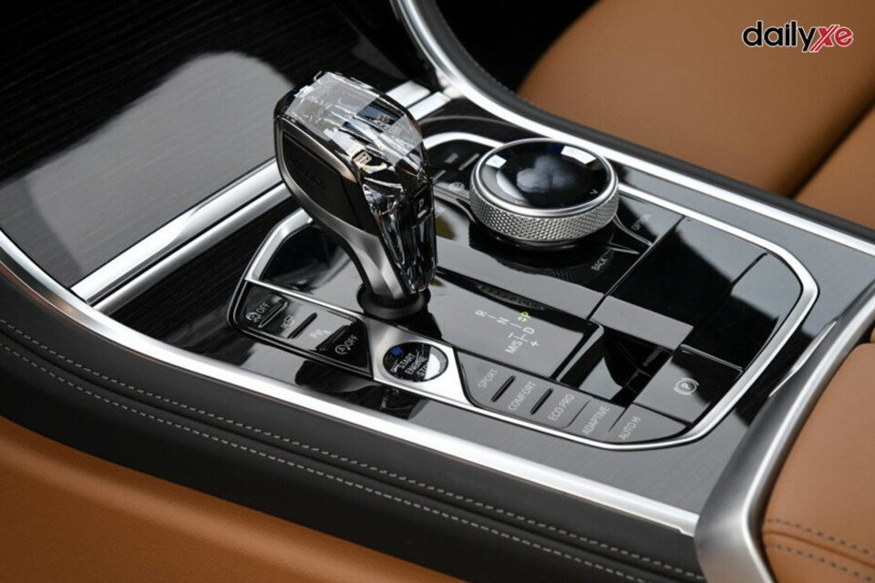 Cần số xe ô tô