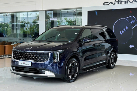 New KIA Carnival 2.2D Luxury 8S​ (Máy dầu)