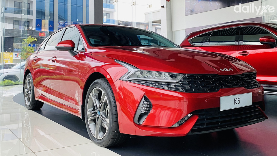 Phòng trưng bày xe KIA của showroom KIA Chí Linh - Hải Dương