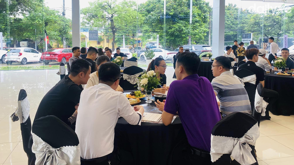 Đội ngũ nhân viên kinh doanh đem đến sự hài lòng, tin cậy cho khách hàng