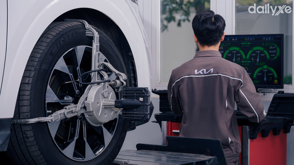 Đội ngũ nhân viên, kỹ thuật viên trình độ tay nghề cao