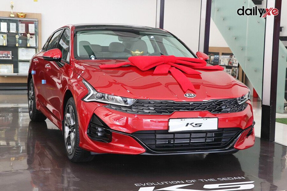 Xe sở hữu vẻ ngoài sang trọng, thanh lịch và hiện đại