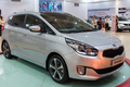 Kia Rondo giảm giá 15 triệu để cạnh tranh Mitsubishi Xpander