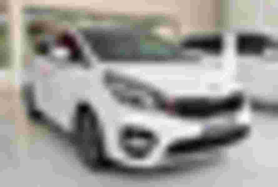 KIA Rondo 2.0 GMT (Máy xăng)