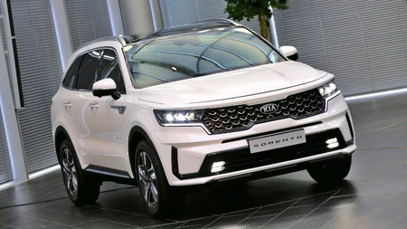 KIA Sorento 2021 được hoàn thiện với những tính năng mới và thiết kế đột phá, tăng thêm sự tiện nghi và an toàn cho người lái và hành khách. Nếu bạn đang tìm kiếm một chiếc SUV sang trọng và đáng tin cậy, hãy xem qua hình ảnh thực tế về Kia Sorento 2021 để biết thêm chi tiết.