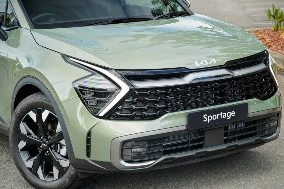 Đầu xe nổi bật với lưới tản nhiệt kích thước lớn