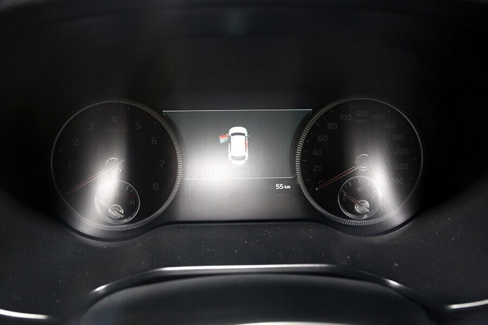 Cụm đồng hồ thiết kế tiện dụng