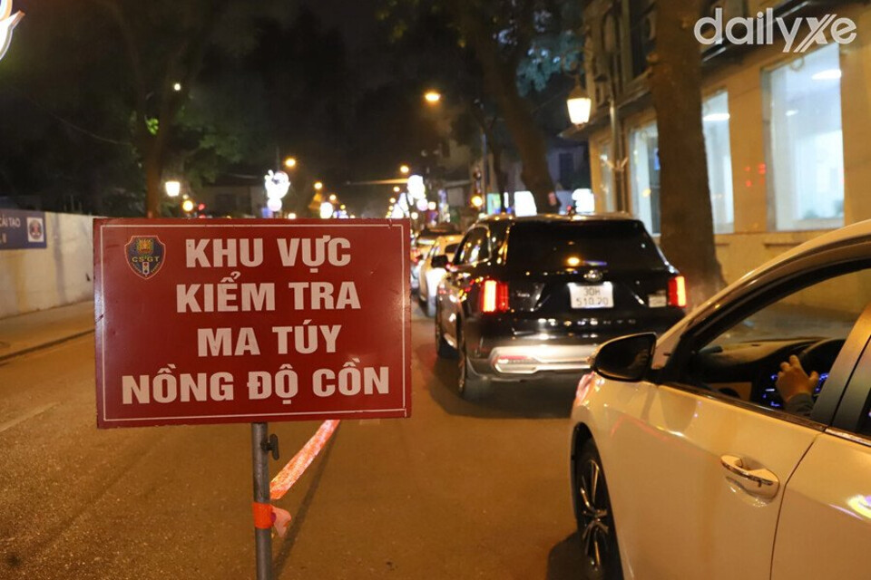 Lái xe vi phạm có nồng độ cồn bị tạm giữ phương tiện