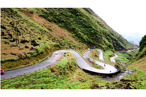 Kinh nghiệm lái xe đường đèo dốc an toàn tài xế cần biết