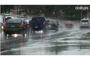 Kinh nghiệm xử lý lái xe qua đường trơn trượt an toàn cho tài xế