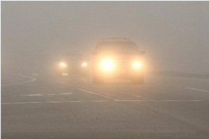 Lái xe gặp phải sương mù cần chú ý điều gì để đảm bảo an toàn?
