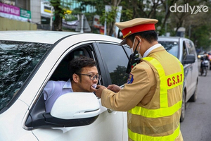 Lái xe ô tô có nồng độ cồn bị phạt bao nhiêu tiền?