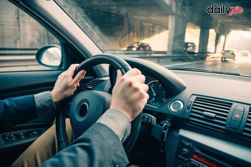 Lái xe trên đường dài cần thực hiện vượt xe đúng quy trình Lái xe trên đường dài cần thực hiện vượt xe đúng quy trình