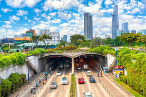 Kinh nghiệm lái xe ô tô qua hầm đường bộ an toàn, đúng luật cho tài xế