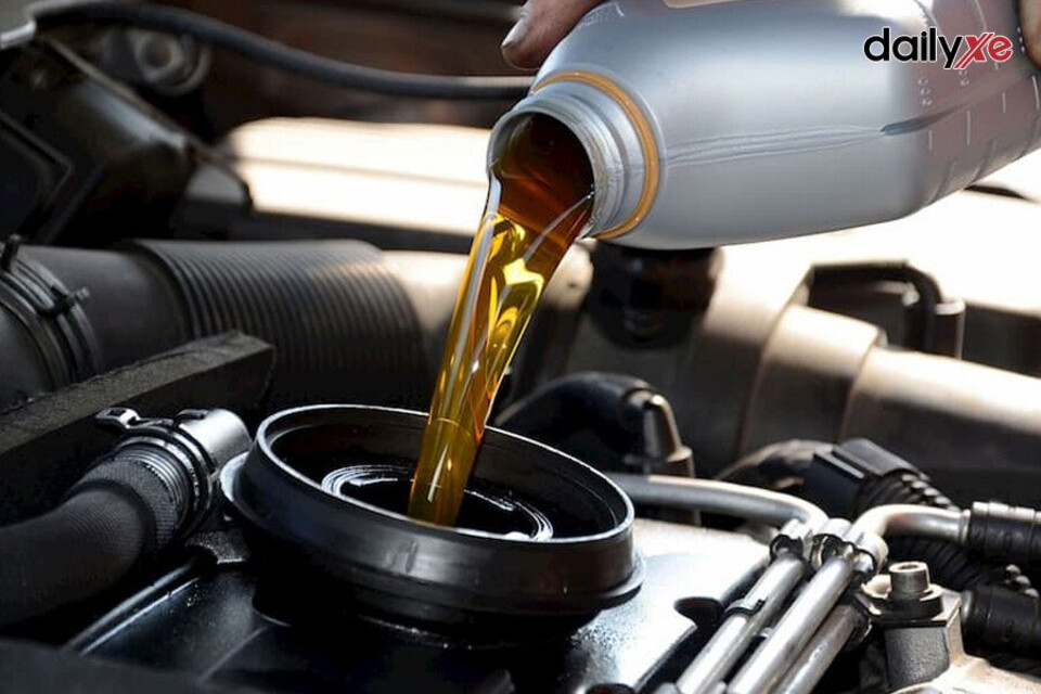 Kiểm tra thường xuyên dầu động cơ ô tô