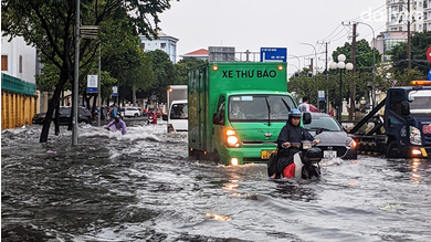 Kinh nghiệm lái xe qua đường ngập nước an toàn mùa mưa bão Kinh nghiệm lái xe qua đường ngập nước an toàn mùa mưa bão