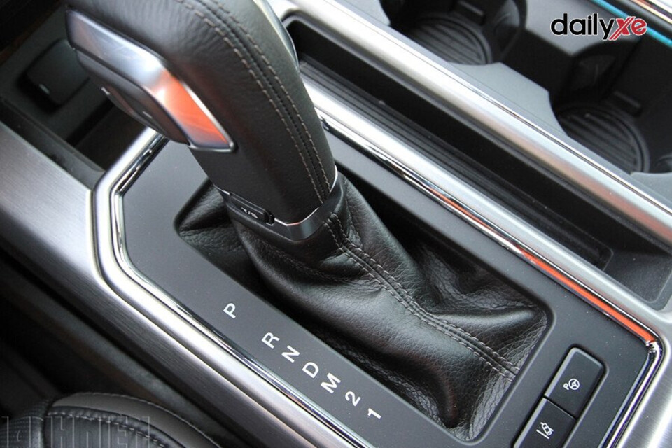 Lái xe số tự động đúng cách