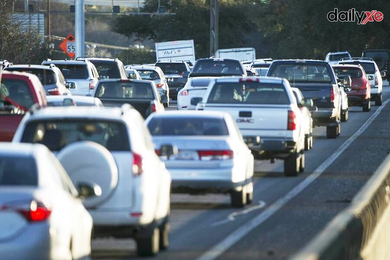 10 kinh nghiệm lái xe ô tô trong thành phố an toàn và đúng luật cho tài xế 10 kinh nghiệm lái xe ô tô trong thành phố an toàn và đúng luật cho tài xế