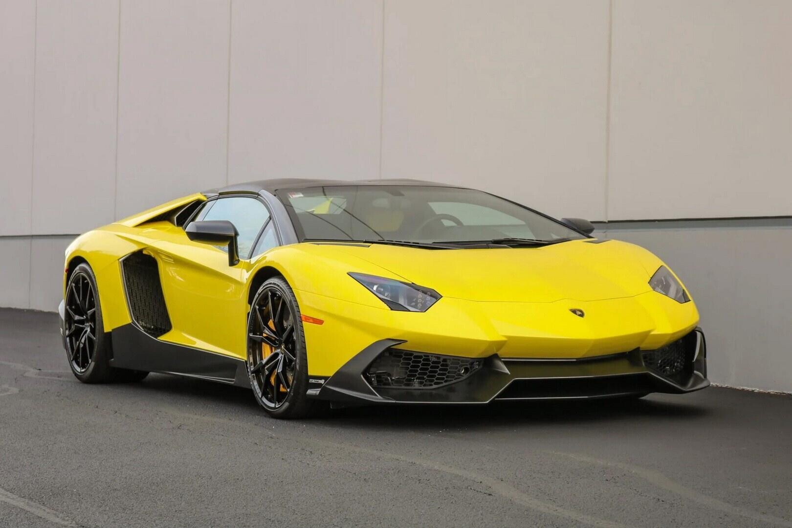 Lamborghini Aventador 50th Anniversario được bán đấu giá