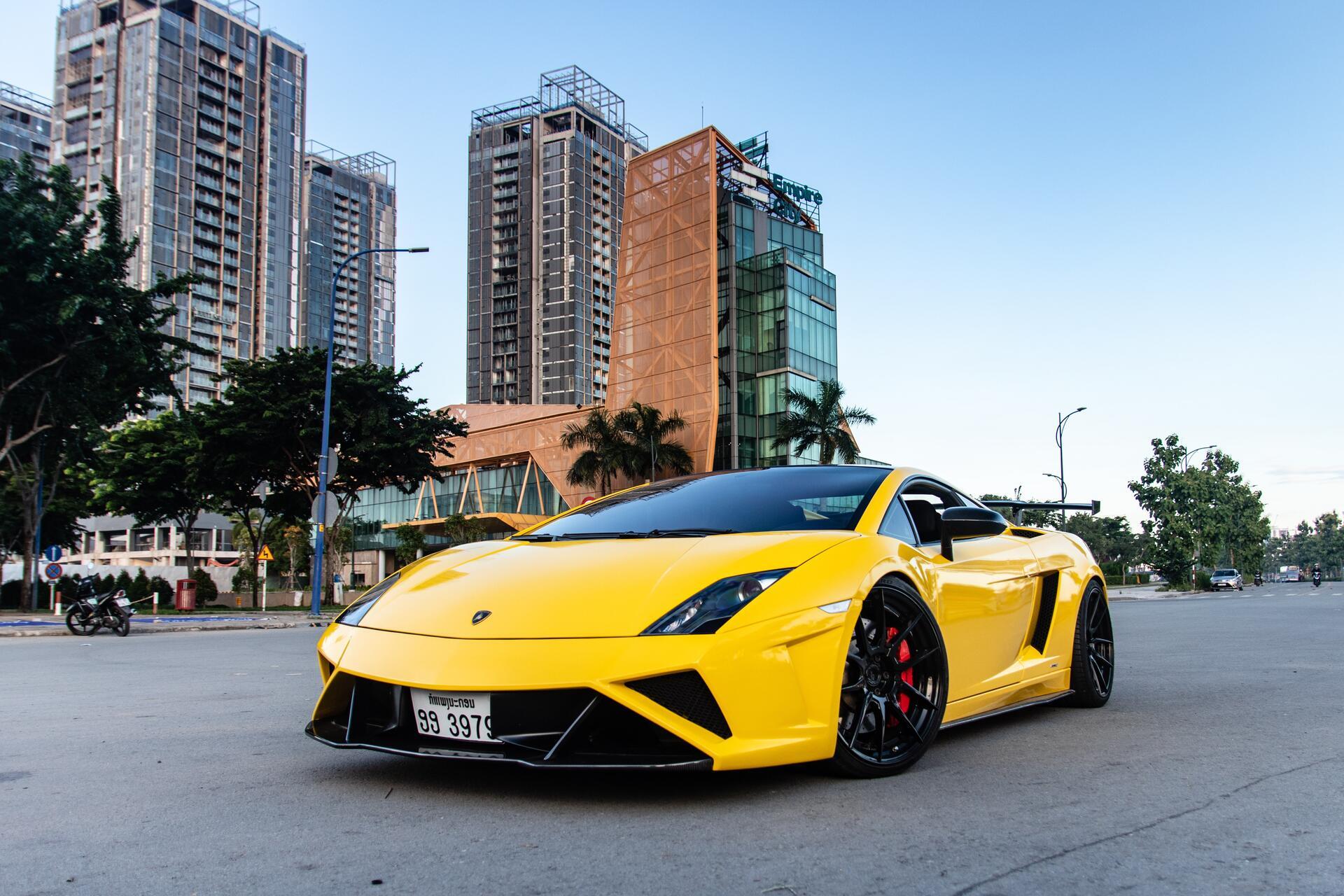 Lamborghini Gallardo độ bodykit Squadra Corse hàng hiếm tại VN