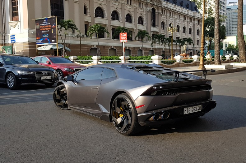 Lamborghini Huracan độ khủng ở Bạc Liêu xuất hiện tại Sài thành với bộ mâm  siêu giới hạn