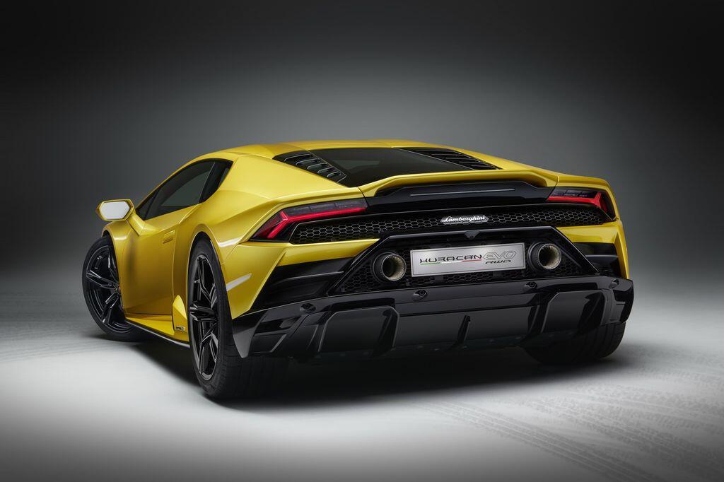 Lamborghini Huracan EVO RWD – thú vị và phấn khích hơn