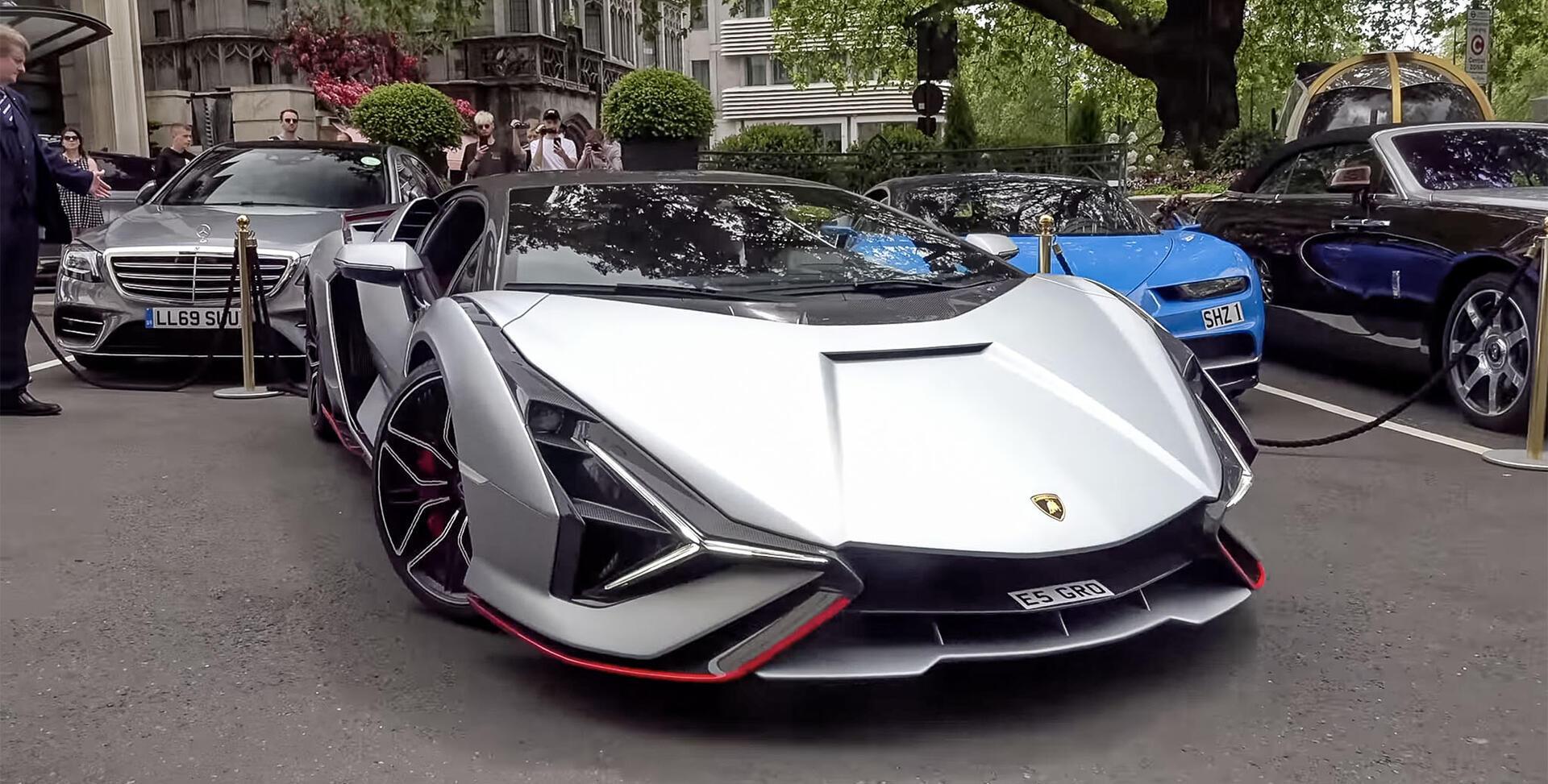 Lamborghini Sian hơn 4 triệu USD lăn bánh trên phố