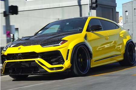 Lamborghini Urus độ thân rộng độc đáo chưa từng thấy