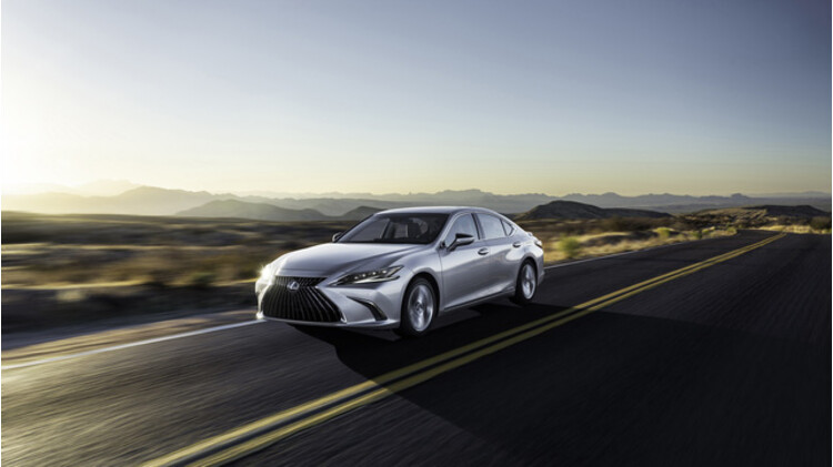 Lexus ES 2022 chốt giá từ 2,55 tỷ đồng tại Việt Nam, thêm công nghệ cạnh tranh Mercedes-Benz E-Class lexus es 2022 chot gia tu 2,55 ty dong tai viet nam, them cong nghe canh tranh mercedes-benz e-class