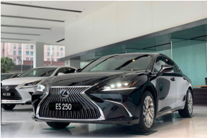 Lexus ES 250 2020 giá 2,54 tỷ đồng “hạ cánh” showroom Hà Nội