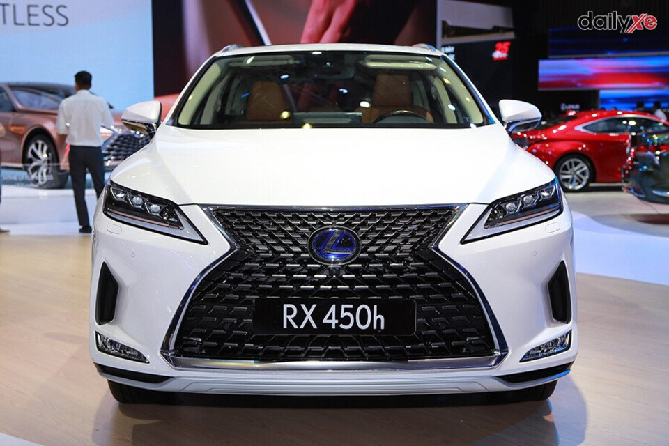 Đầu xe thiết kế mạnh mẽ