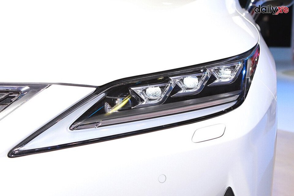 Cụm đèn trước LED